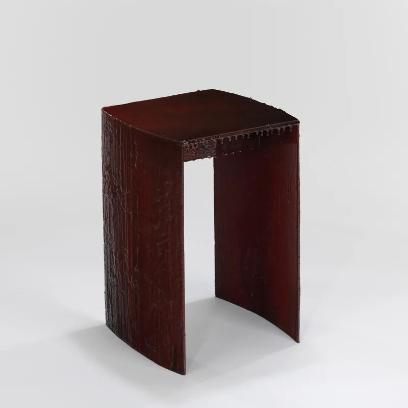 <a href="https://www.galeriegosserez.com/artistes/middernacht--alexander.html"> Middernacht & Alexander</a> - How I Got Over - Carmine Soprano Tabouret