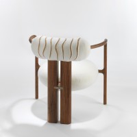 <a href="https://www.galeriegosserez.com/artistes/coudert-maugendre-sebastien.html">Sébastien Coudert-Maugendre</a> - Loire - Fauteuil brodé